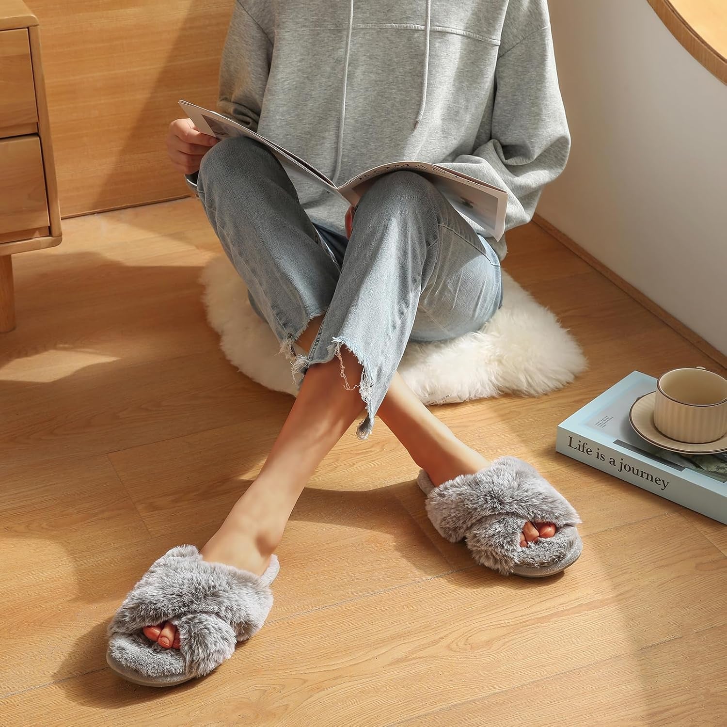 Womens Cross Band Slippers Cozy Furry Fuzzy House Slippers Open Toe Fluffy Indoor Shoes Outdoor Slip on Warm Breathable Anti-Skid Sole